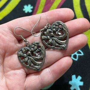 VTG Victorian Style Filigree Heart Silver Tone Metal Pierced Earrings